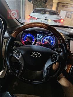 هیۆندای ئەلەنترا